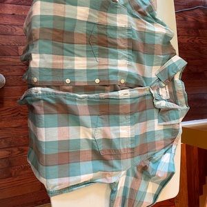 Warp and weft Mens medium long sleeve button down shirt.